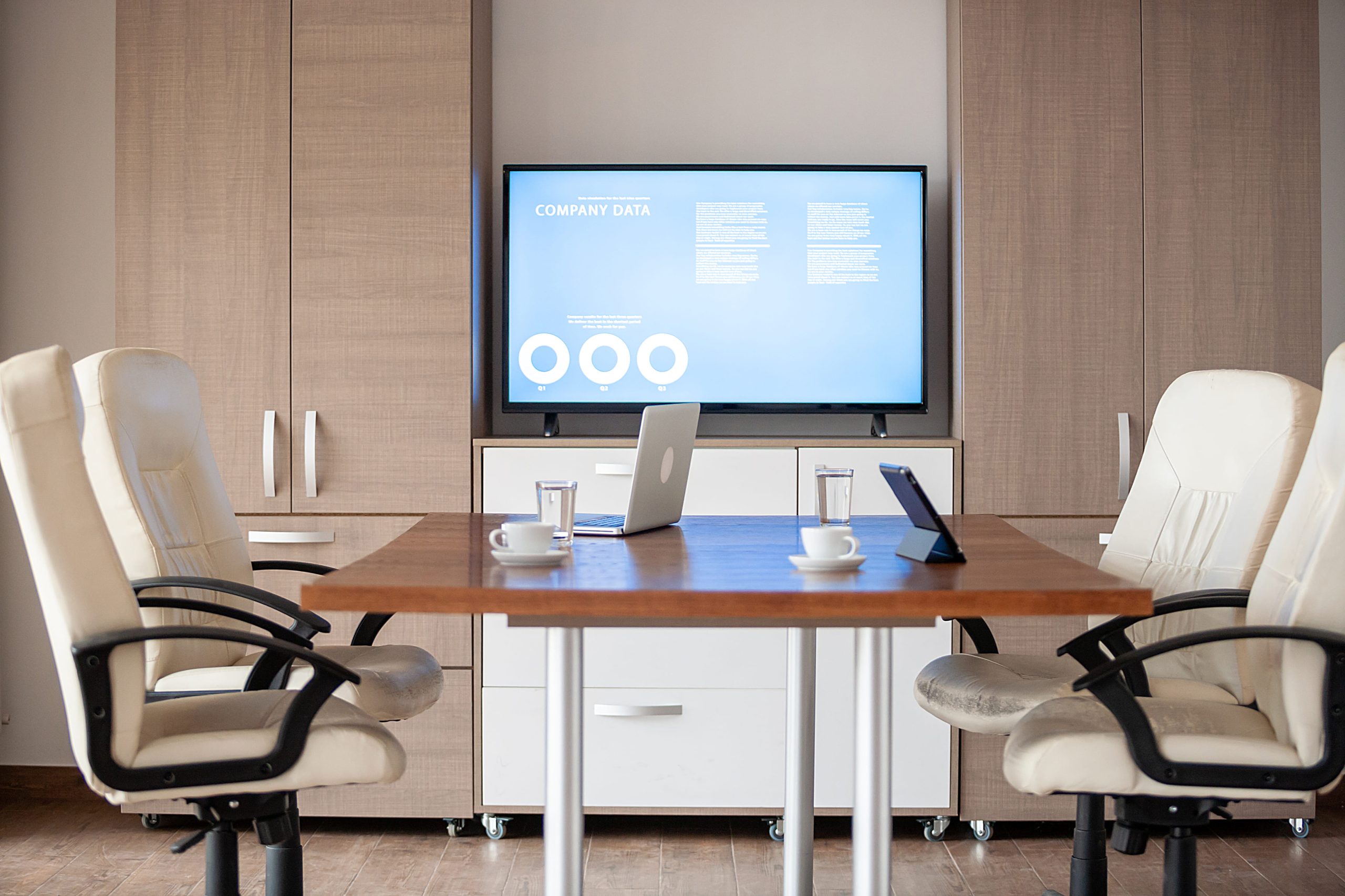 Compact ergonomic boss chairs office furniture for modern home offices